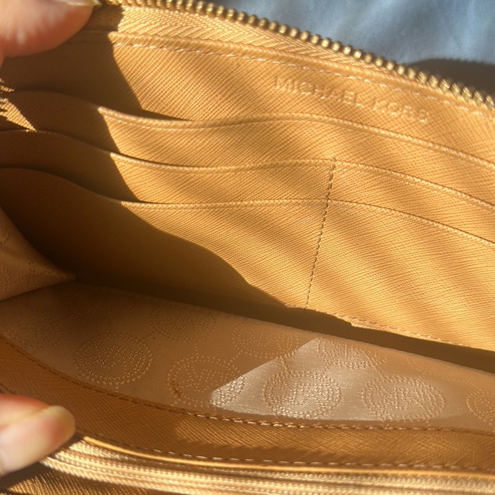 SOLD Michael Kors Long Zip Around Wallet Wristlet - Picture 13 of 17